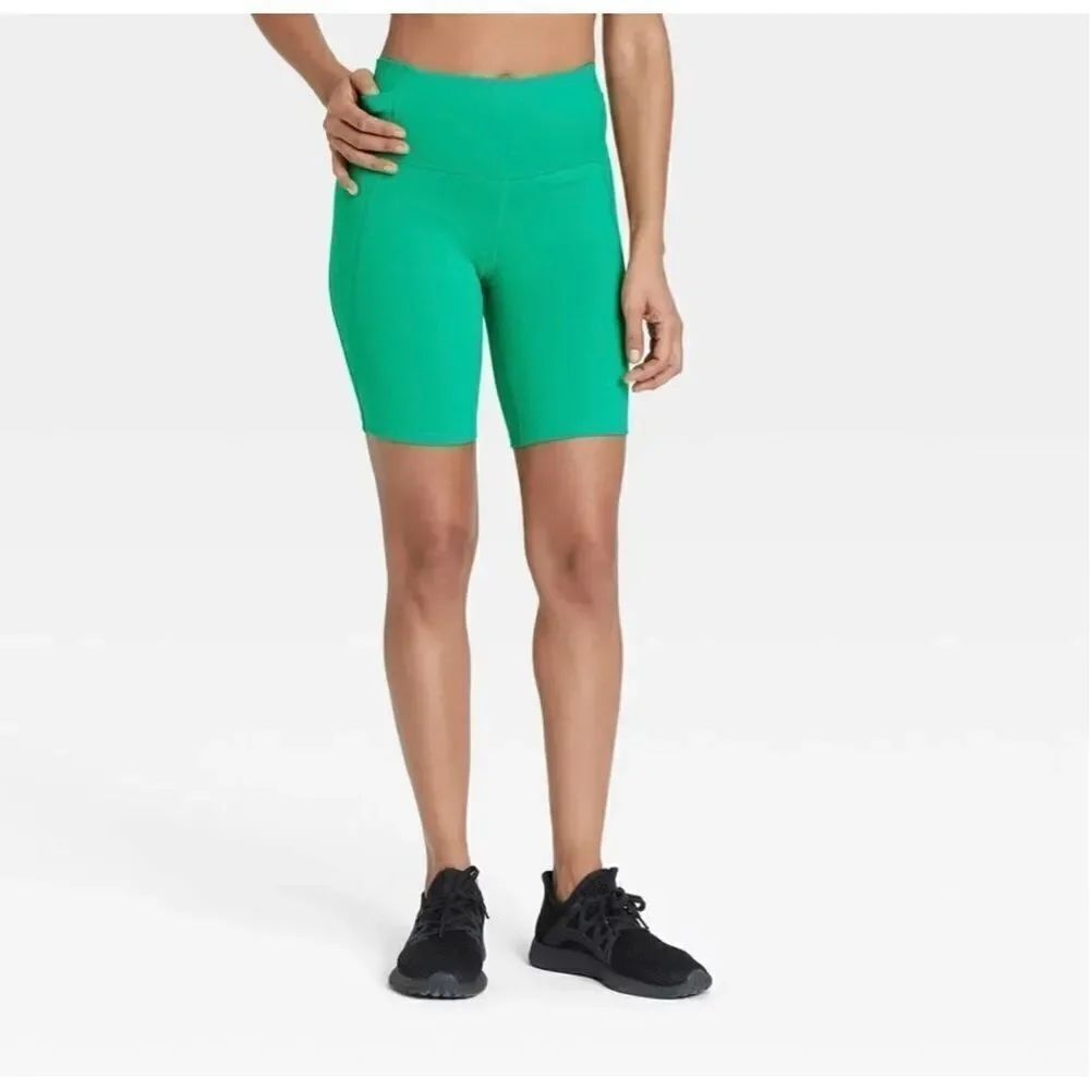 ✨All In Motion Bike Green Biker Shorts✨